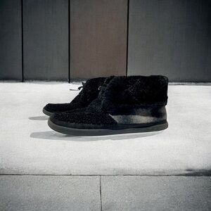 Women’s Toms Fleece Chukka Style Boots